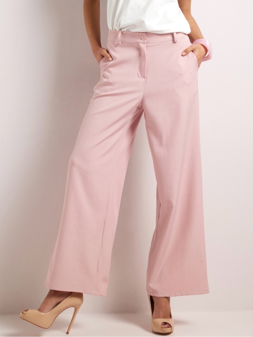 Streetwear Society Wide Leg Pants in Light Pink